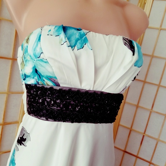 Xtraordinary Dresses & Skirts - Beautiful Gown